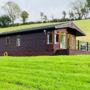 luxury-farm-cabin-in-the-heart-of-wales.tophotelsbath.com/