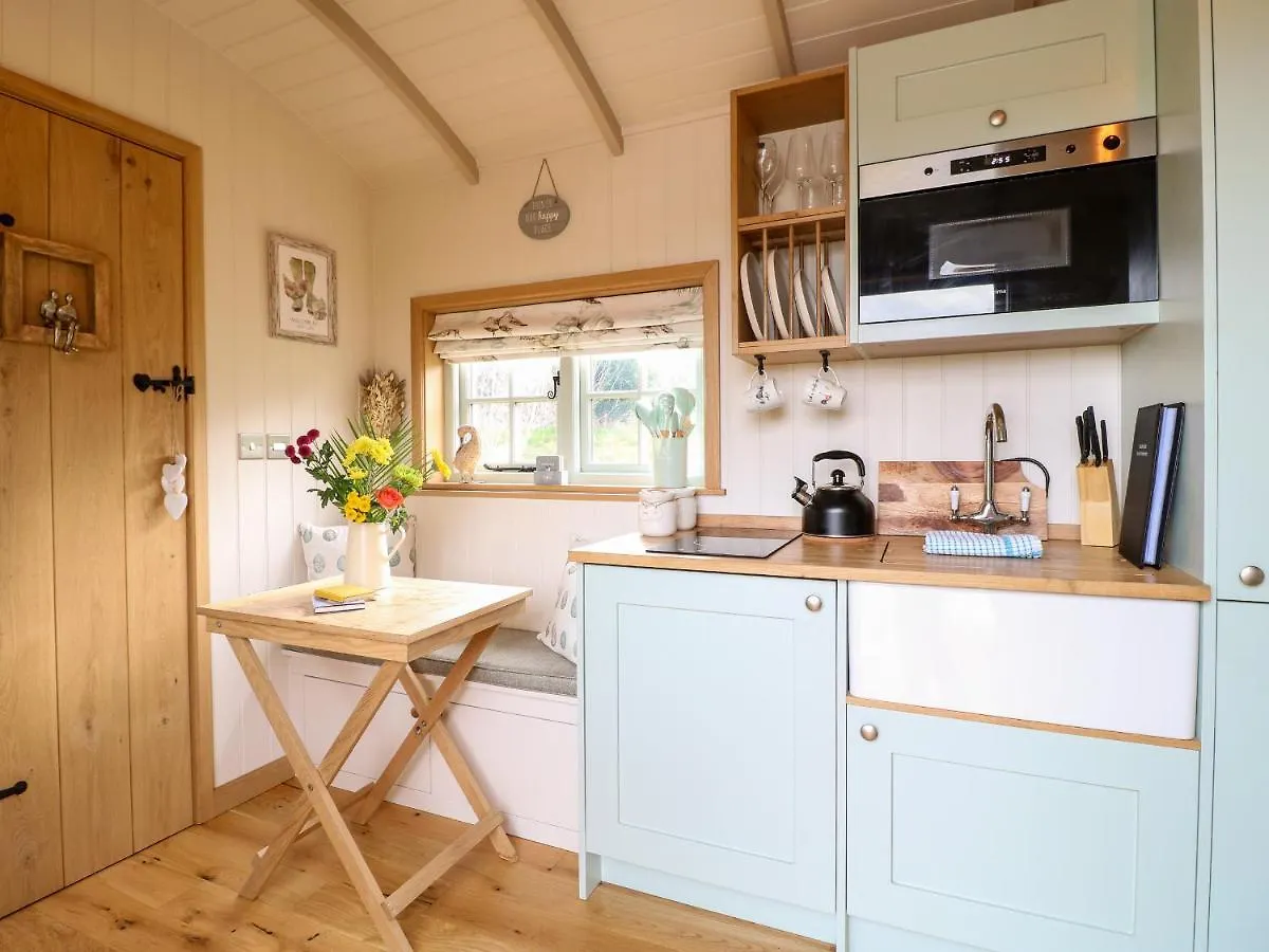 Herbie'S Shepherds Hut Villa Nottingham
