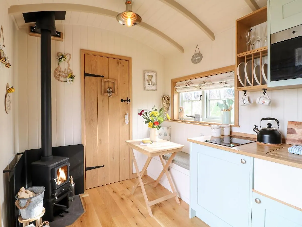 Herbie'S Shepherds Hut Villa Nottingham 0*,  United Kingdom