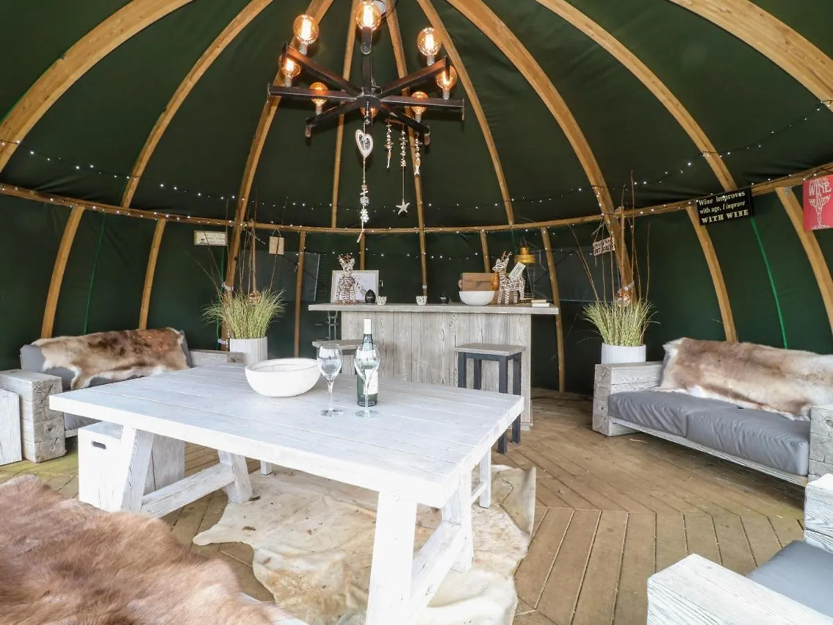 Herbie'S Shepherds Hut Villa Nottingham 0*,